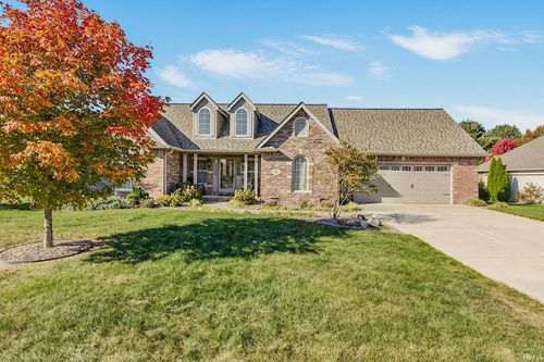 106 Maxey Ct, Tipton, IN, 46072-8321 | Card Image