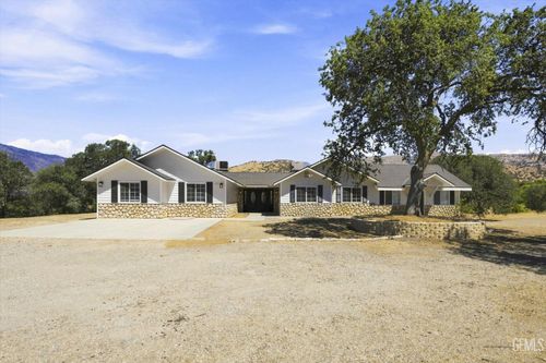 20735 Schell Ranch Rd, Caliente, CA, 93518 | Card Image