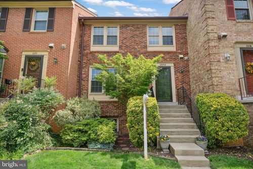 2893 Sutton Oaks Ln, VIENNA, VA, 22181-6149 | Card Image
