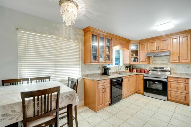 9085 Alexandria Crescent, House other with 6 bedrooms, 3 bathrooms and 6 parking in Surrey BC | Image 9