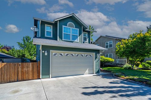 3464 Poppywoods Dr, Medford, OR, 97504-4401 | Card Image