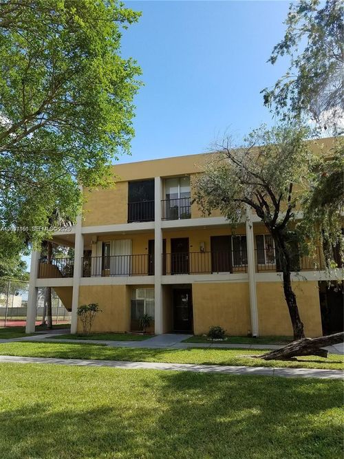 202-9250 Fontainebleau Blvd, Miami, FL, 33172 | Card Image