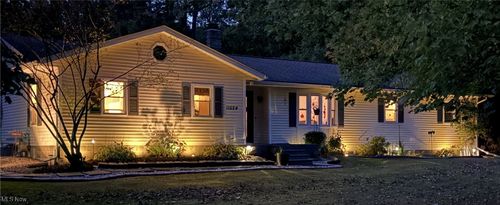 11524 Lakeview Rd, Chardon, OH, 44024-9434 | Card Image