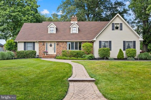 680 6th St, Roebling, NJ, 08554-1408 | Card Image