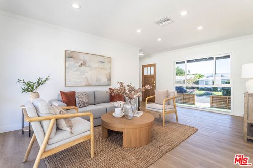 14365 Berg St, Sylmar, CA, 91342-2440 | Card Image