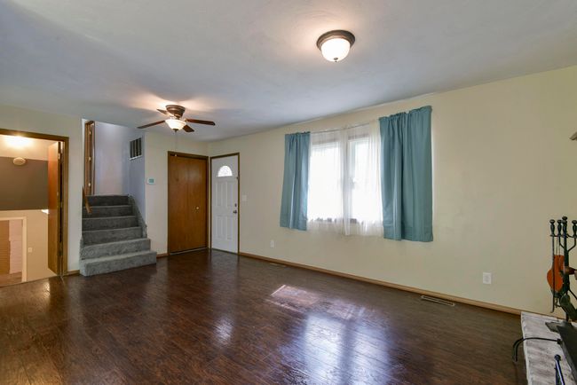 Living Room | Image 7