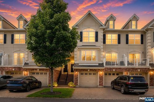 196 Blue Heron Dr, Secaucus, NJ, 07094-2937 | Card Image