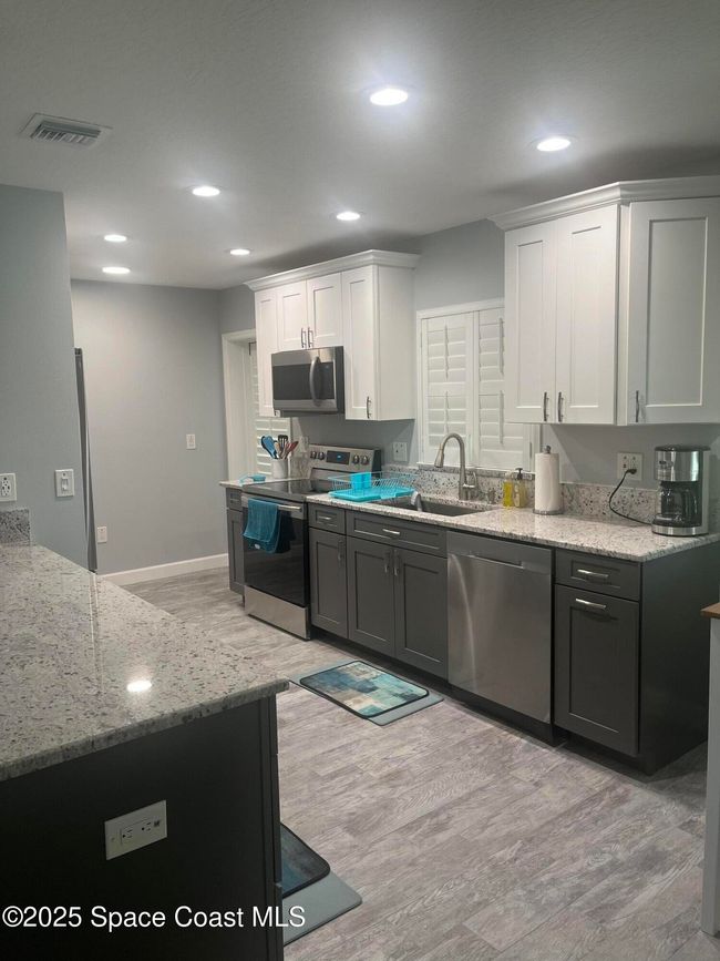 5845 Garretts Rd, House other with 2 bedrooms, 2 bathrooms and null parking in Sebastian FL | Image 5