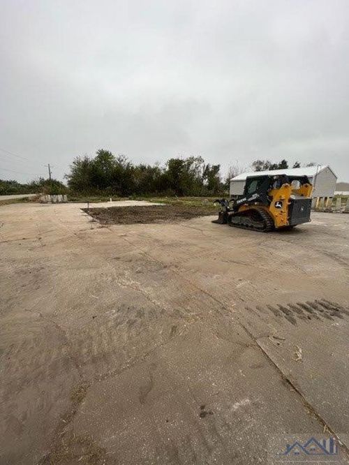 805 S Alex Plaisance Blvd, Golden Meadow, LA, 70357-2851 | Card Image