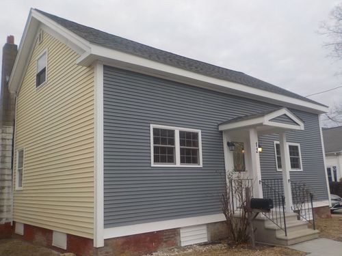 12 Market St, Blackstone, MA, 01504-2237 | Card Image