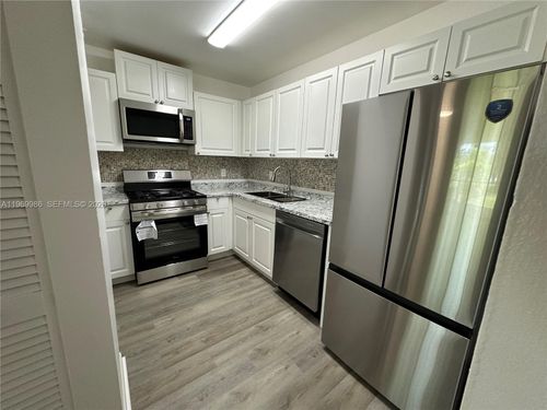 819-15340 Sw 106th Ter, Miami, FL, 33196-2757 | Card Image
