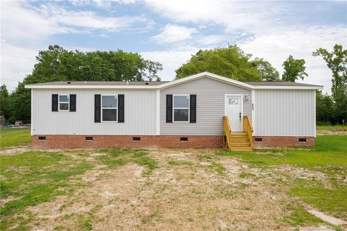 655 Edgegrove Cir, Saint Pauls, NC, 28384-8928 | Card Image