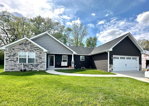135 Crestwood Ave, Crawfordsville, IN, 47933-2371 | Card Image