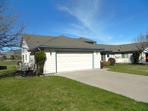 1017 Bismark St, Klamath Falls, OR, 97601-1211 | Card Image