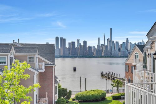 451 Albany Ct, West New York, NJ, 07093-8341 | Card Image