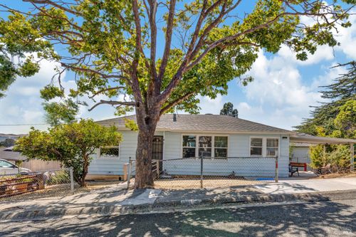 40 La Cruz Ave, Benicia, CA, 94510-2227 | Card Image