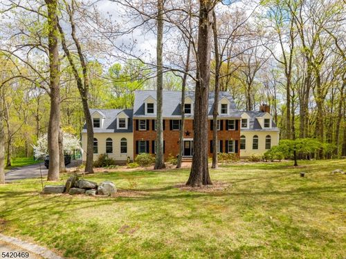 122 Forest Dr, Glen Gardner, NJ, 08826-3200 | Card Image