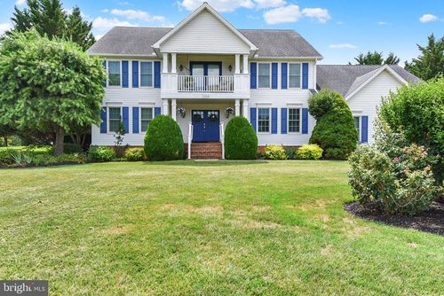 1204 Redwood Hills Cir, CARLISLE, PA, 17015-9735 | Card Image