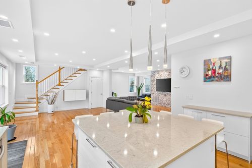 93 Alden, Dedham, MA, 02026 | Card Image