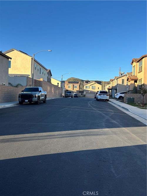 533 Pablo Rd, Lake Elsinore, CA, 92530-6804 | Card Image