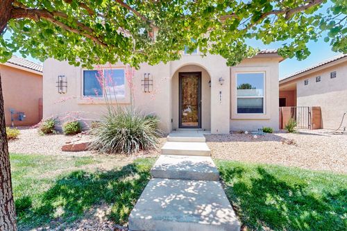 811 Bosque Vista Dr, Bernalillo, NM, 87004-5350 | Card Image