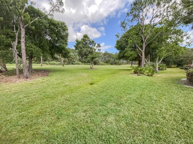 7789 Se Spicewood Cir, Condo with 2 bedrooms, 2 bathrooms and null parking in Hobe Sound FL | Image 28