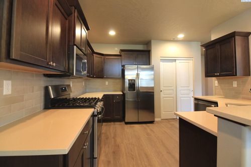 3710 Whimbrel Ln, Pasco, WA, 99301-1764 | Card Image