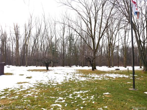 12704 Beresford Dr, Sterling Heights, MI, 48313-4110 | Card Image