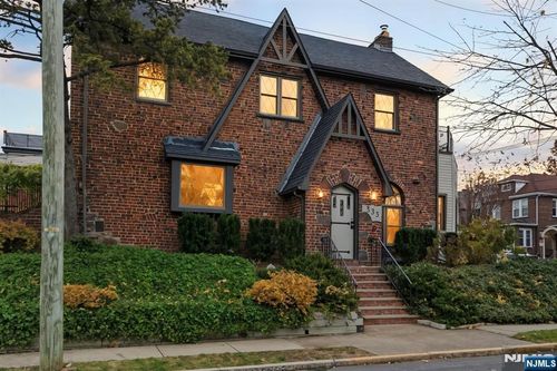 533 Highridge Ave, Cliffside Park, NJ, 07010-1611 | Card Image