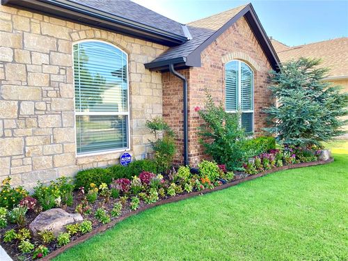 15924 Capri Ln, Edmond, OK, 73013-6216 | Card Image