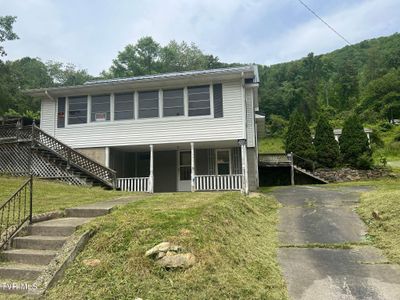 1533 Dawson Avenue, House other with 3 bedrooms, 1 bathrooms and null parking in Big Stone Gap VA | Image 2