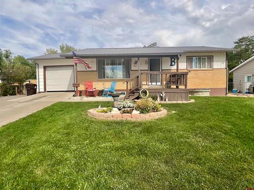 122 Spruce Dr, Montrose, CO, 81401-4861 | Card Image