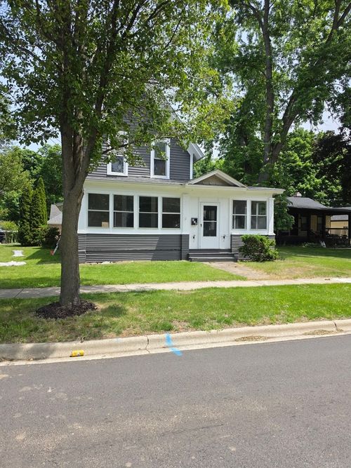 118 N Washington St, Carpentersville, IL, 60110-1863 | Card Image