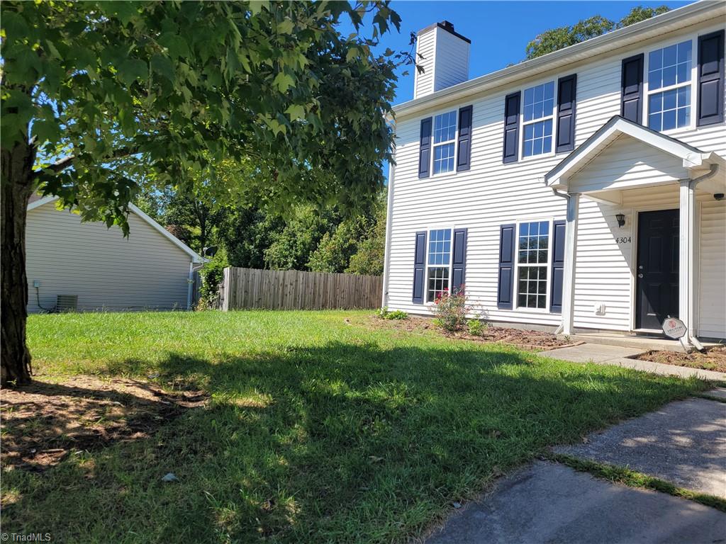 Greycrest Dr, Greensboro, NC 27406