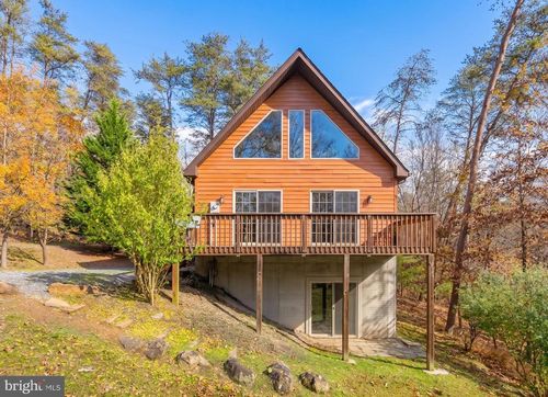 575 Creekview Ln, Berkeley Springs, WV, 25411-5232 | Card Image