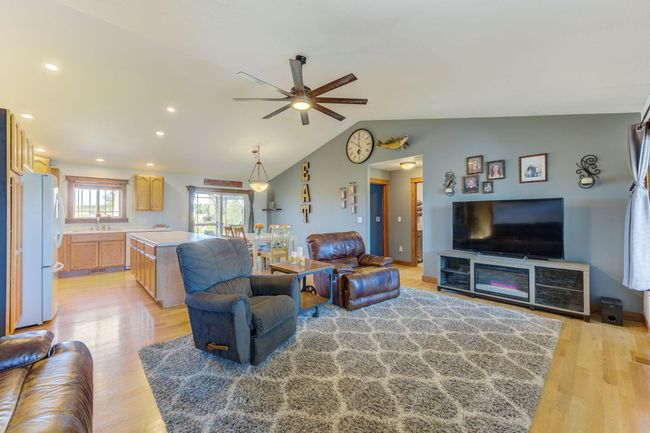 6-web-or-mls-6 Main Living Area.jpg | Image 6