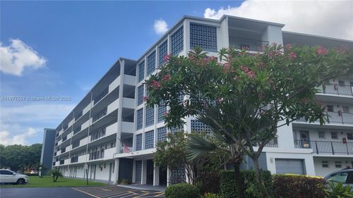 apt-302-950 Hillcrest Dr, Hollywood, FL, 33021-7816 | Card Image