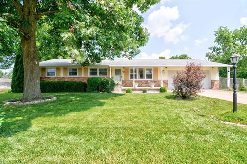 400 Maddox Dr, Mt Zion, IL, 62549-1628 | Card Image