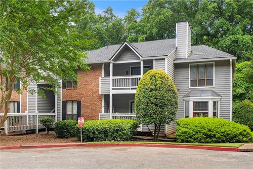 530 Warm Springs Cir, Roswell, GA, 30075-4972 | Card Image
