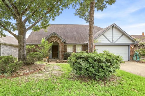 15810 Pilgrim Hall Dr, Friendswood, TX, 77546-2957 | Card Image