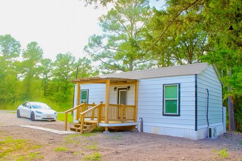 2 Lula Dr, Huntsville, TX, 77320-1380 | Card Image