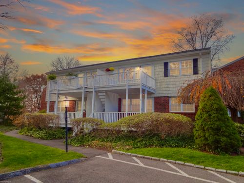 apt-34-245 Unquowa Rd, Fairfield, CT, 06824-5022 | Card Image