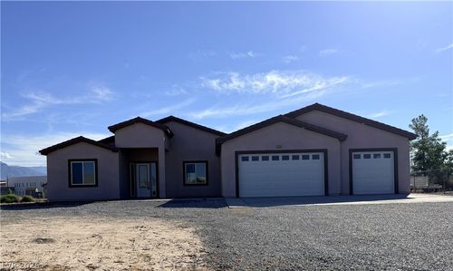 2181 Arrow Ct, Pahrump, NV, 89048-5737 | Card Image