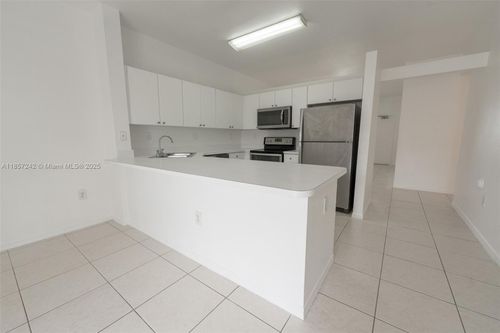 8-6930 Nw 179th St, HIALEAH, FL, 33015-5665 | Card Image