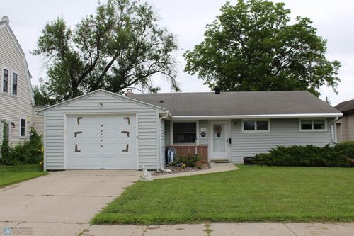718 6th St N, Wahpeton, ND, 58075-3859 | Card Image