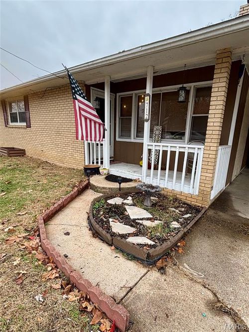 712 Mcclain St, Richland, MO, 65556-7829 | Card Image