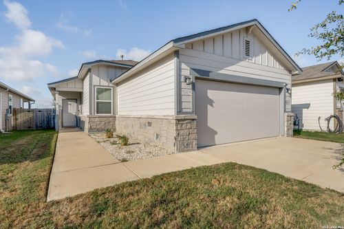 4023 Ivy Path, Saint Hedwig, TX, 78152-0449 | Card Image