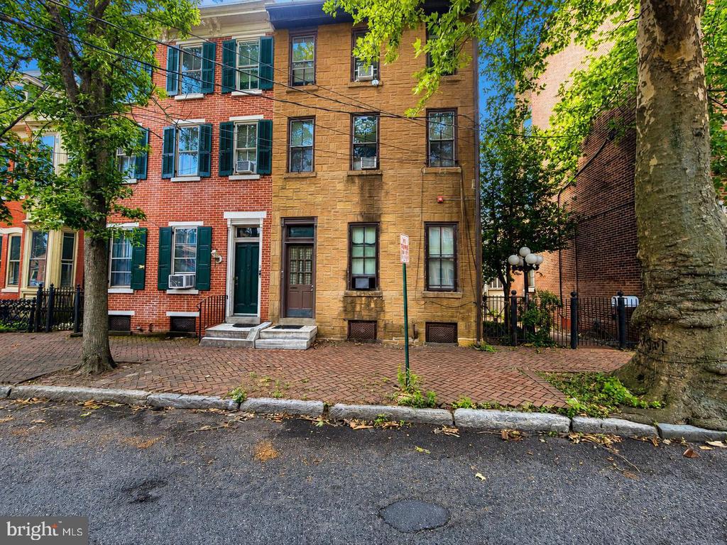 Residential Lease in BURLINGTON 3