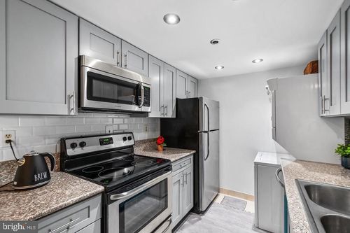 608-5911 Edsall Rd, ALEXANDRIA, VA, 22304-4115 | Card Image