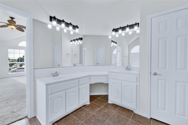 8620 Thistle Ridge Ter, House other with 4 bedrooms, 4 bathrooms and null parking in Fort Worth TX | Image 26